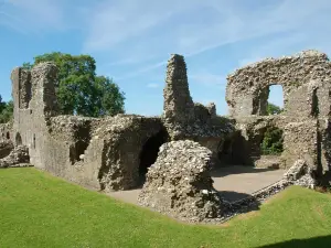 Llawhaden Castle