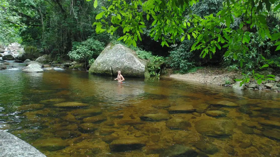 Hotels near Poco das Andorinhas Waterfall