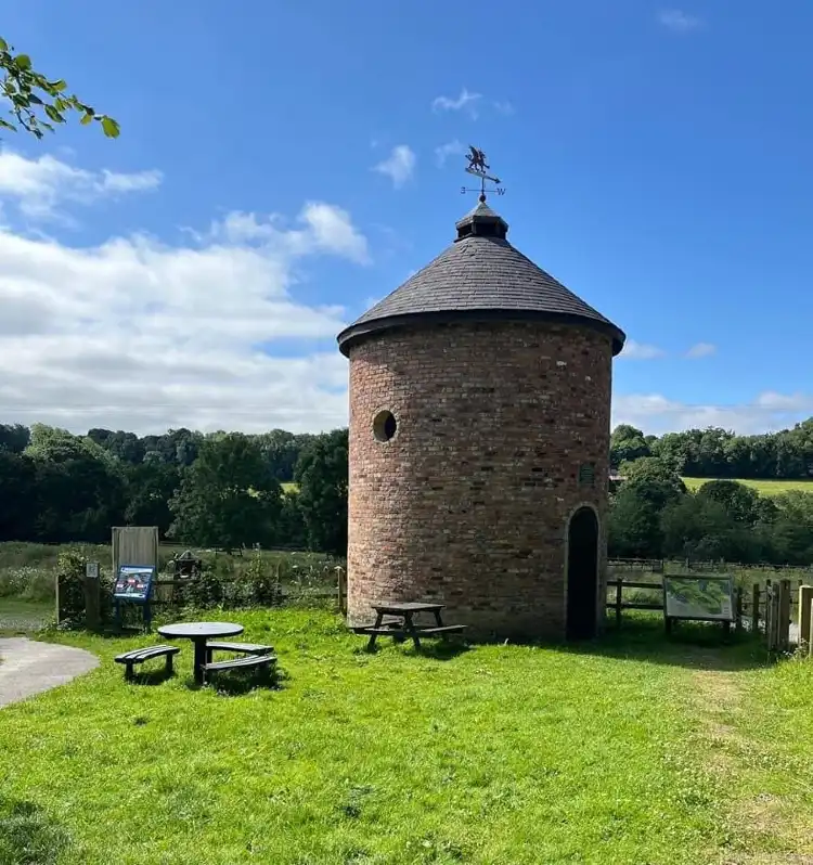 Hotels in Cefn-mawr
