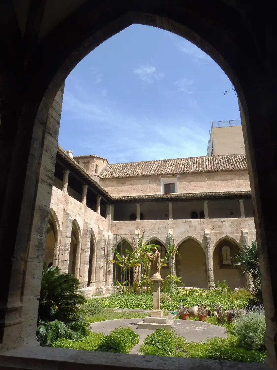 Hotel in zona Monastero reale della Santissima Trinità