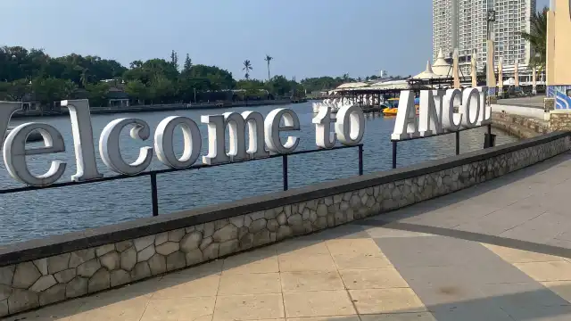 Hotels near Ancol beach