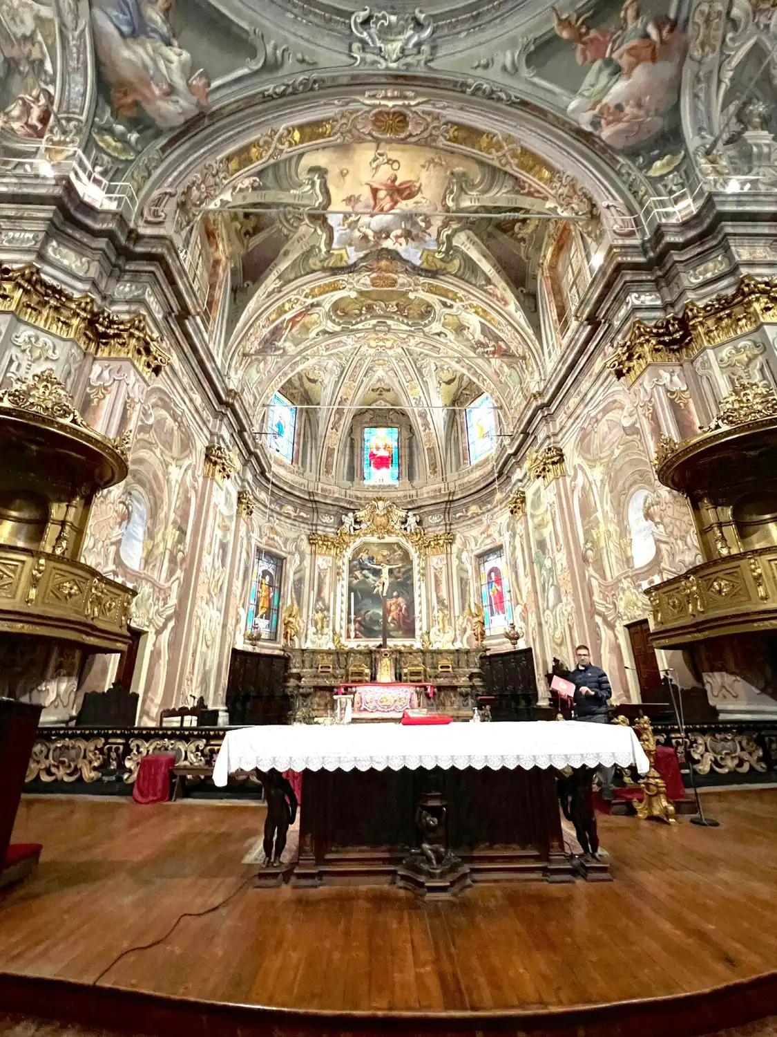 Basilica Di San Vittore附近的飯店