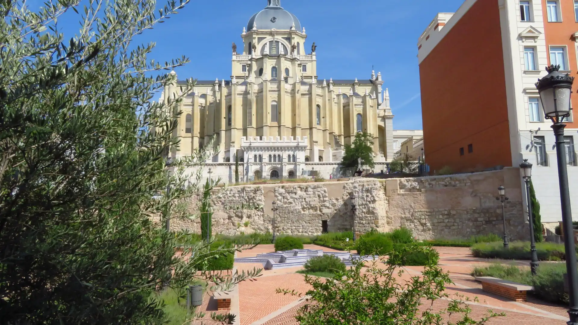 Hotel in zona Parque del Emir Mohamed