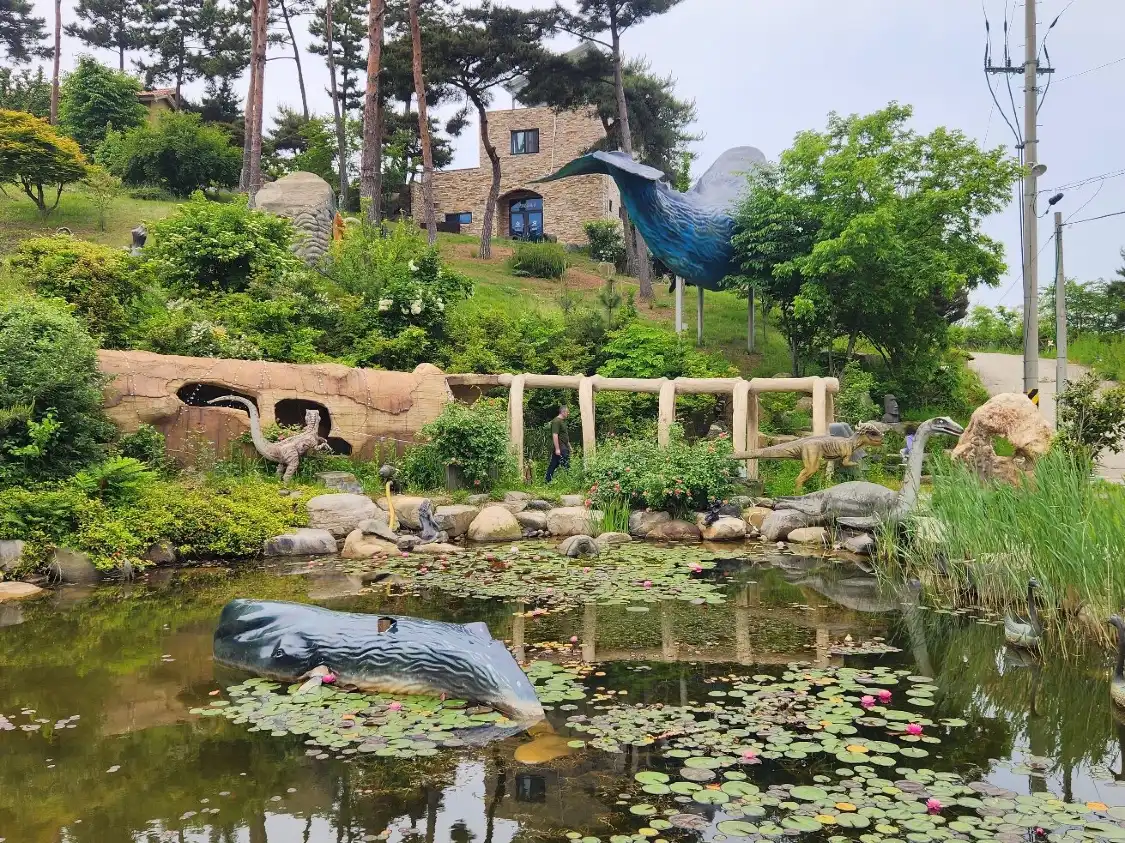 Hotels near Anmyeondo Jurassic Museum