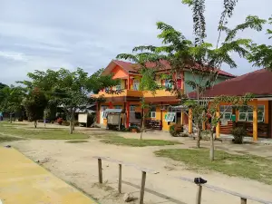 Lapangan Pondok Pesantren Jabal Nur