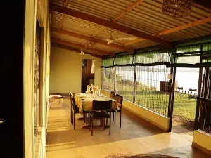 Jecha Point Fishing Lodge