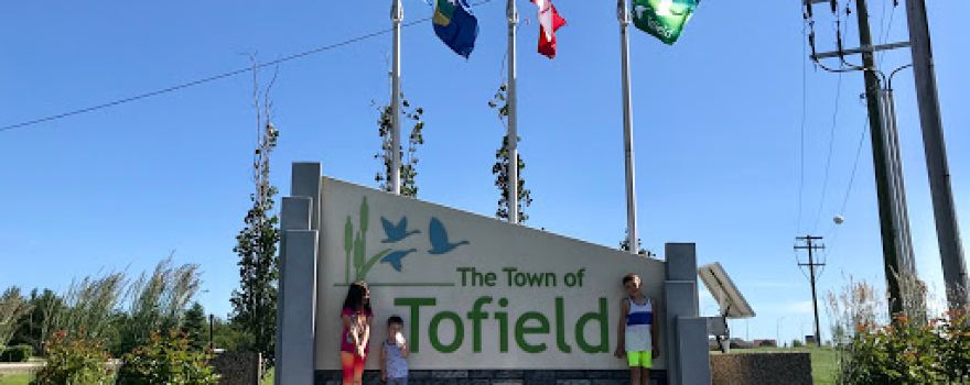 Welcome to Tofield Sign
