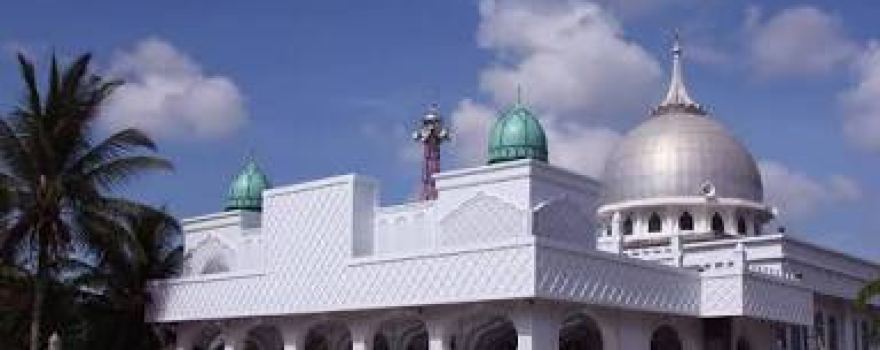 Mesjid Al-Abrar Rayeuk Kareung