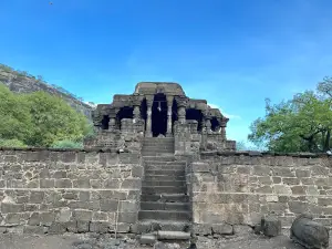Ancient Hemadpanthi Mahadev Mandir Near Patnadevi