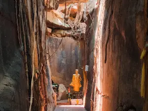 Wat Pa Tham Phueng