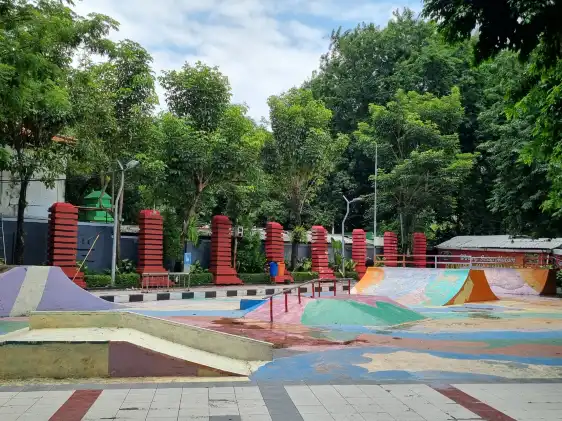 Hotels near Bungkul Park