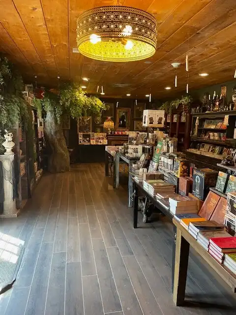 Hotels near Olde Mistick Village