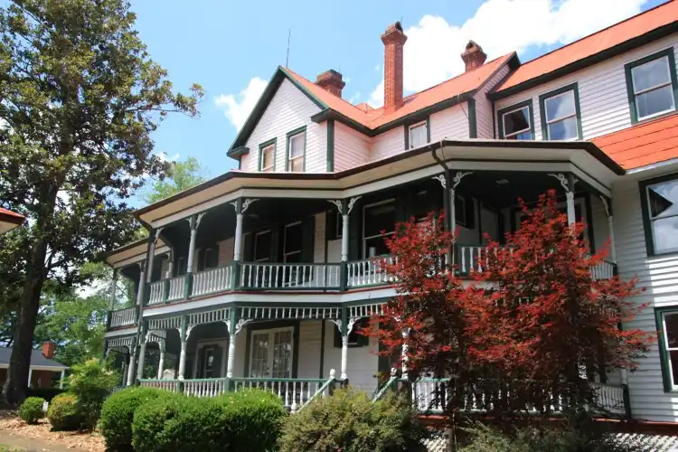Hotels in Gwaltneys