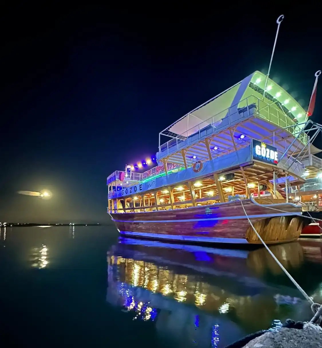 Hotels near Altinkum Beach
