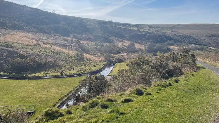 Hotels near Upper Lliw Reservoir