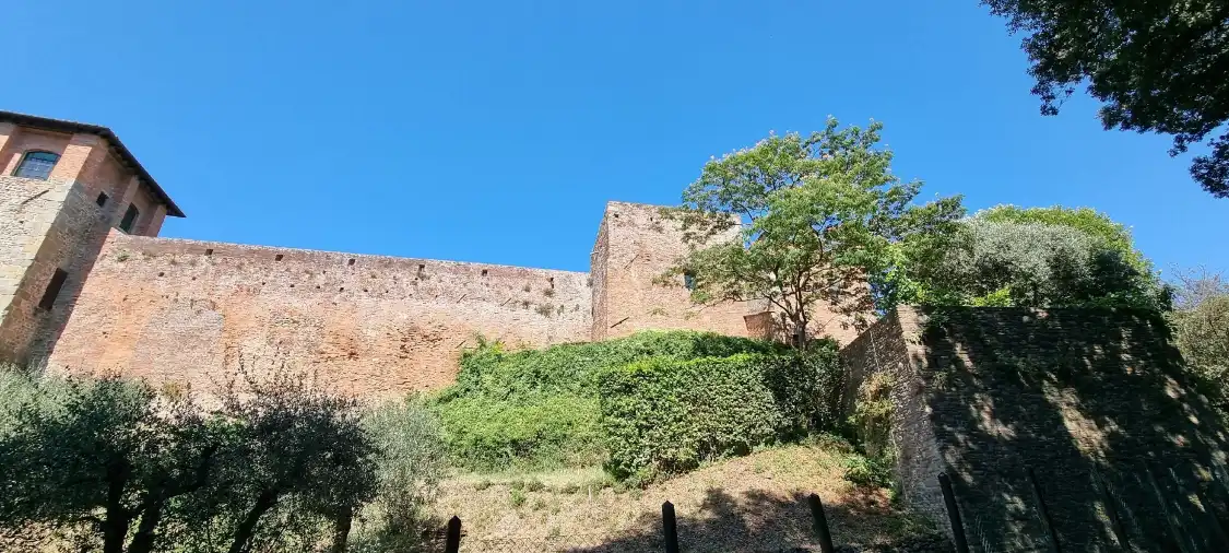 Hotels near Fortezza di Montecarlo