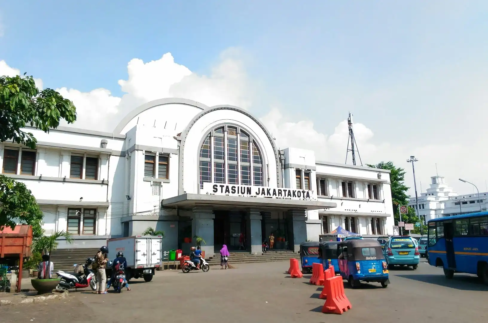 Hotels near Kota Station