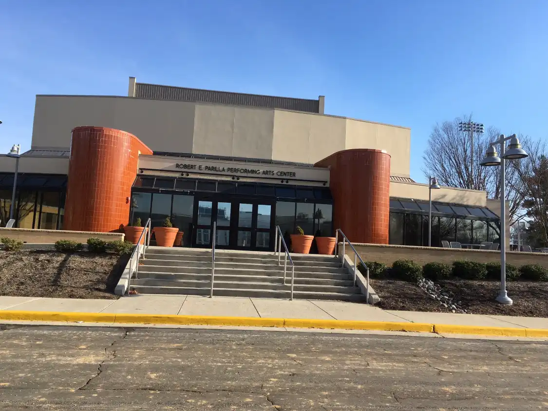Hotels near Robert E. Parilla Performing Arts