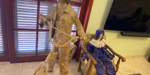 Fine Art & Doll Museum