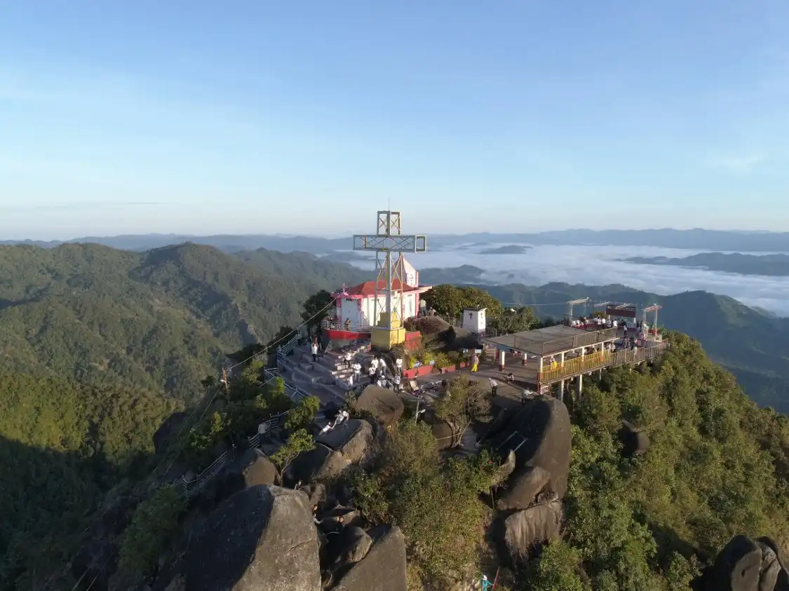 Hotels near Naw Bu Baw Prayer Mountain