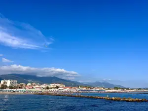 Pontile di Marina di Massa
