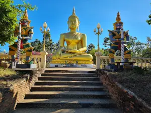 Phra That Chom Thong