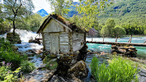 Laukifossen waterfall