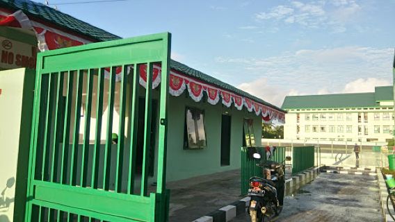 Kolam Renang Kodam XVII / Pattimura