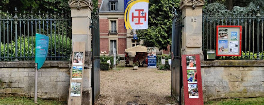 Maison Paroissiale de Louvres