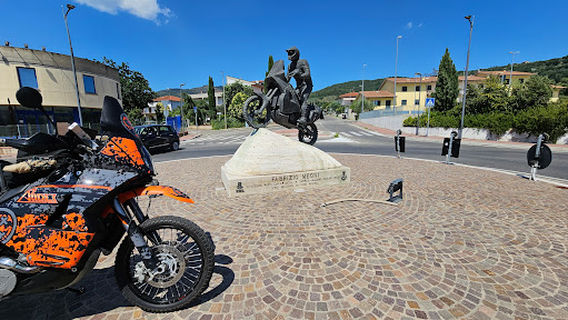 Monumento Fabrizio Meoni