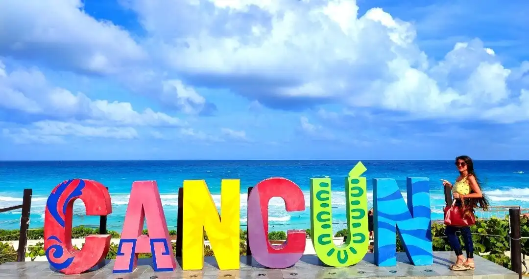 Hotels near Dolphins Beach