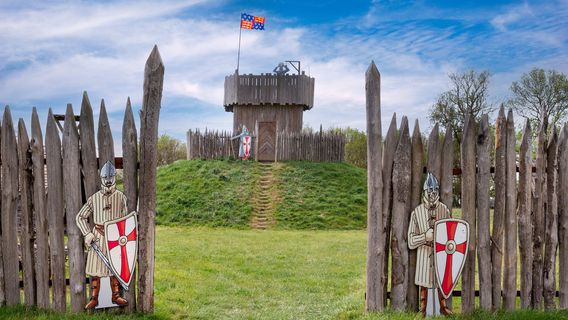 Castle of Saint Jean d'Angle Ian Stephen Abragan