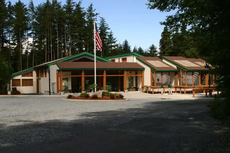 Hotel in zona Alaska Raptor Center