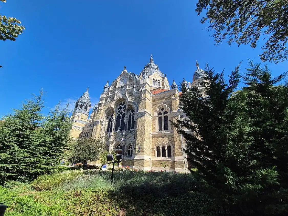 Hotels near Szeged Synagogue