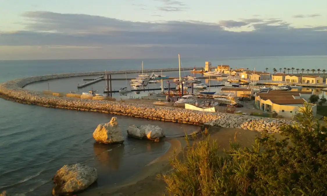 Hotels near Largo Masaniello
