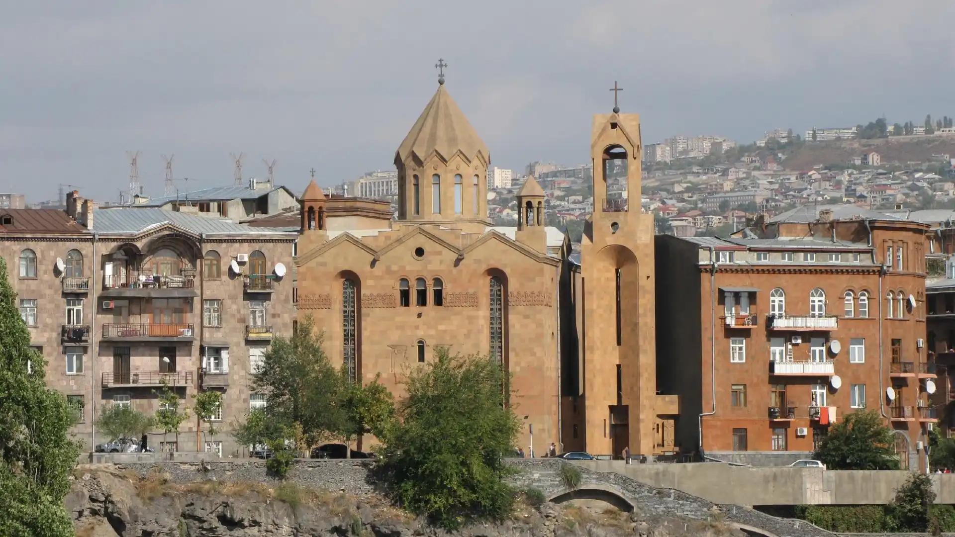 Hotels near St. Sargis Vicarial Church