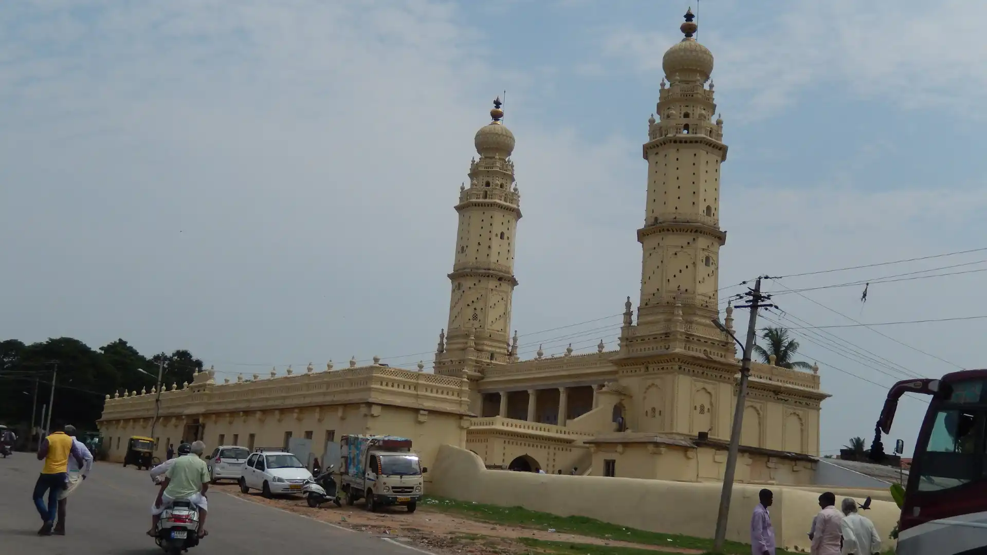 Hotels near Jamia Masjid Mosque