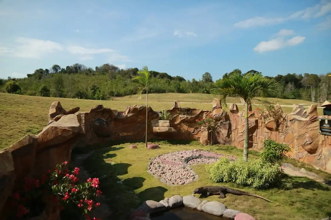 Hotels near ECO Farm