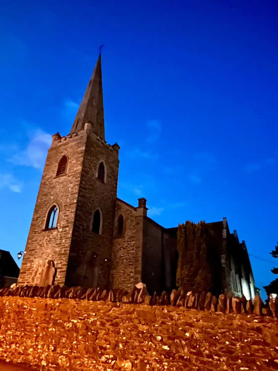 Hotels near Conwal Parish Church