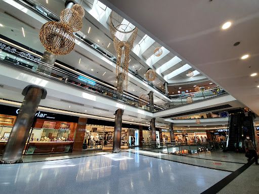 Ninova Park Shopping Center
