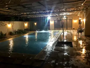 مزرعة الأمعري Hot Spring Pool