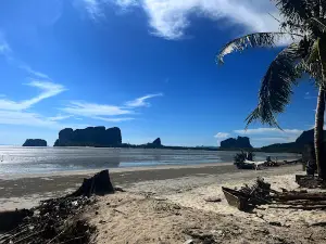 Mot Tanoi Beach