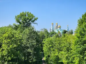 Памятник самолёту Ил-2