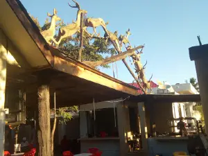 Mikumi Lounge