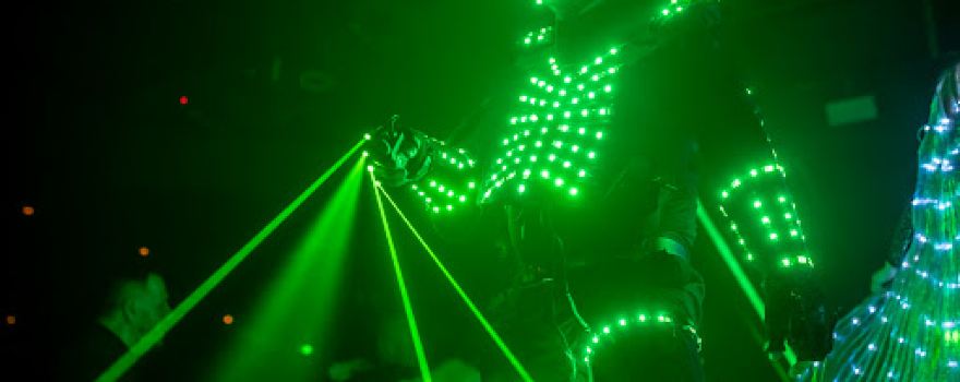 Cabaret du Monde & Plus 30 Club