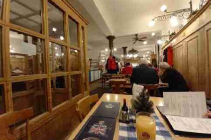 WEISSES BRÄUHAUS IM TAL