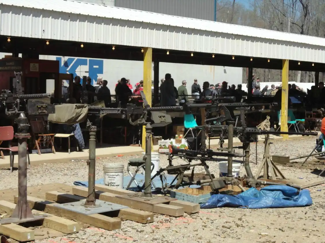 Hotels near Knob Creek Gun Range