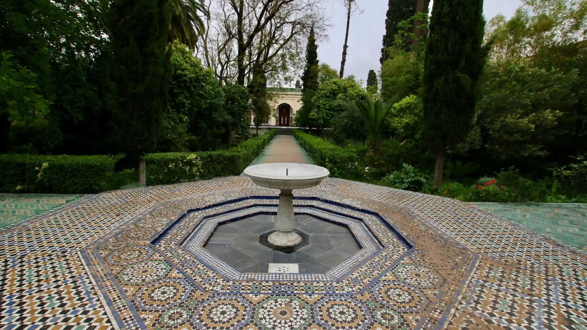 Hotels near Dar Batha Museum
