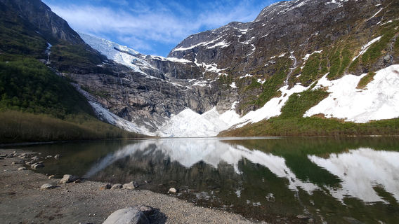 Bøyabreen Glacier