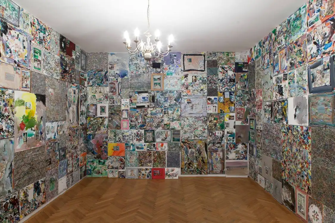 Hotels near H'Art Gallery